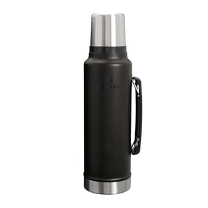 Termos Stanley Classic Legendary 1,4 L, negru mat, oțel inoxidabil, menține temperatura 40 de ore — bază ușor îndoită (stare: vezi a 2-a poză)