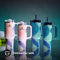 Termoska Stanley Quencher H2.0 Flowstate so slamkou 0,89 l - Coastal Teal Motion - Nerezová fľaša bez obsahu BPA - 9 hodín chladenia - 6