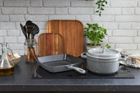 STAUB okrugla posuda od lijevanog željeza / pekač, 18 cm, 1,7 L, grafitno siva, za sve vrste štednjaka, indukcija 8