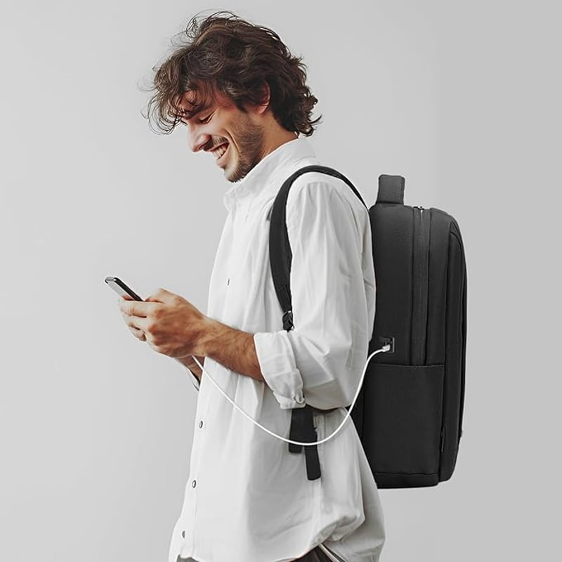 SUCIKORIO Bővíthető Utazási Hátizsák 15.6" Laptoptáskával USB Töltővel Fekete