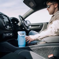 Nerezová termoska na pitie Super Sparrow Twistpath s viečkom so slamkou Flex – 900 ml – bez BPA, nepriepustná, kompatibilná s držiakom na poháre v aute 7