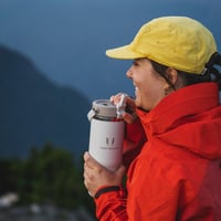 Nerezová termoska Super Sparrow Twistpath s viečkom so slamkou Flex – 900 ml, bez BPA, nepriepustná, vhodná do držiaka na poháre v aute 8