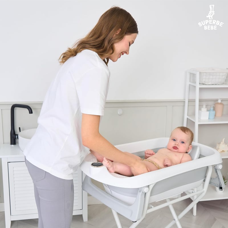 SUPERBE BEBE XXL összecsukható babafürdő kád állvánnyal, 2.0 hőmérővel, leeresztő rendszerrel és kádfogóval, zuhanyhoz is, születéstől 3 évi