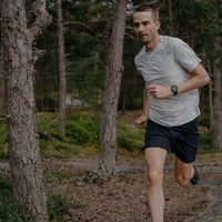 Ceas Sport Inteligent GPS SUUNTO 9 Peak Pro - Ecran AMOLED, 95+ Moduri Sport, Sticlă de Safir, Rezistent la Apă 100m, Monitorizare Puls, Baterie cu Autonomie Lungă 2