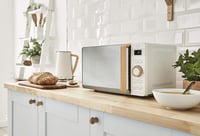 Cuptor cu microunde digital Swan Nordic, 20 L, 800 W, 6 niveluri de putere, temporizator 30 minute, decongelare, mâner cu aspect de lemn, alb mat 2