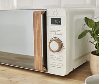 Cuptor cu microunde digital Swan Nordic, 20 L, 800 W, 6 niveluri de putere, temporizator 30 minute, decongelare, mâner cu aspect de lemn, alb mat 3
