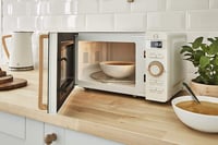 Cuptor cu microunde digital Swan Nordic, 20 L, 800 W, 6 niveluri de putere, temporizator 30 minute, decongelare, mâner cu aspect de lemn, alb mat 5