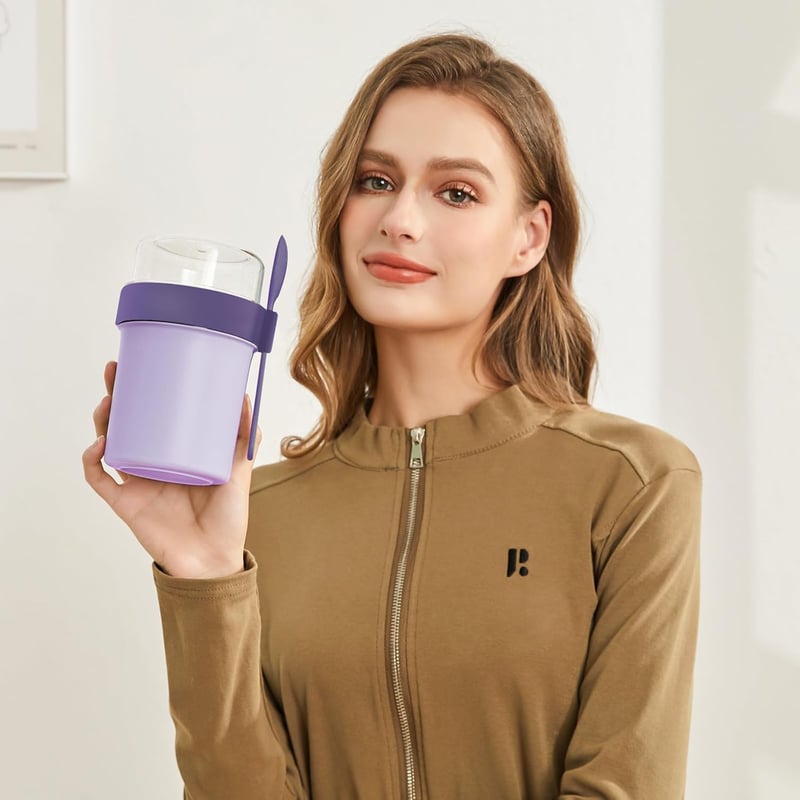 Swkien szöcske pohár kanállal, 560ml+220ml, lila, szellőző, mosogatógépben mosható - Vivid Lilac