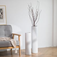 Sada 2 bielych vysokých podlahových váz Sziqiqi – 27,6/55,1 cm, kovové valcové ručne vyrobené vázy na kvety, moderná dekorácia do obývačky s včelím vzorom 1
