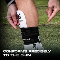 Apărători de tibie Tapedesign Performance 2.0 pentru bărbați, femei și copii, alb, pentru fotbal, reglabile individual, antiderapante, inserție pentru apărători de fotbal 4