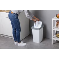 TATAY Smart 25L Odpadkový kôš s výklopným vekom do kuchyne, biely | Plast bez obsahu BPA | Na vnútorné aj vonkajšie použitie | Pre 30 l vrecia | 26x34x47 cm 5