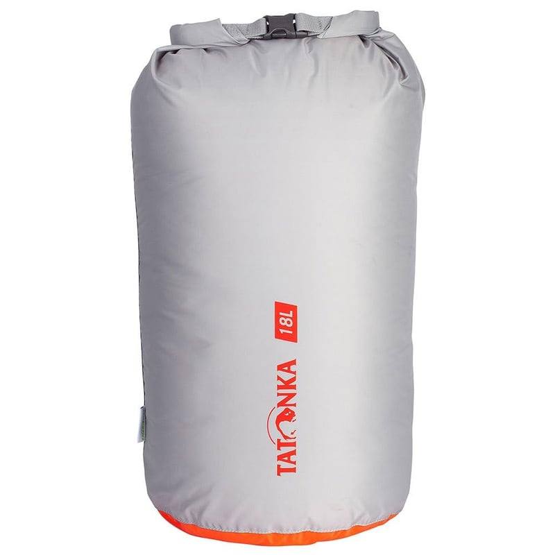Nepremokavý vak Tatonka Dry Sack 18 l s rolovacím uzáverom a prackou, vyrobený z recyklovaného polyesteru – 18 litrový, sivý