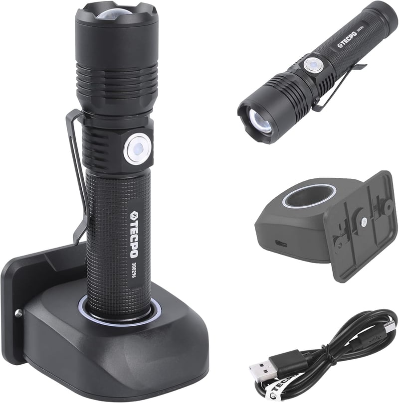 TECPO Torch 600 Lumen LED Zseblámpa 250m Hatótáv 2600mAh Akkumulátor