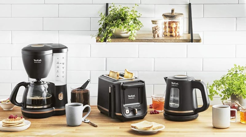 Tefal fekete kenyérpirító 2 szeletes mágneses klipekkel, 7 sütési fokozat