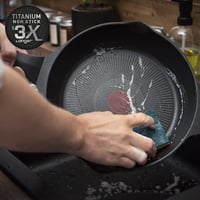Tefal Robusto E24906 tava od lijevanog aluminija 28 cm, indukcijska, neprianjajuća obloga, Thermo-Signal indikator, perivo u perilici posuđa, za sve vrste štednjaka 6