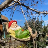 TERESA'S COLLECTIONS Napelemes Kerti Figura - Tündér Ház LED Szolár Lámpa Kültéri Dekoráció 2