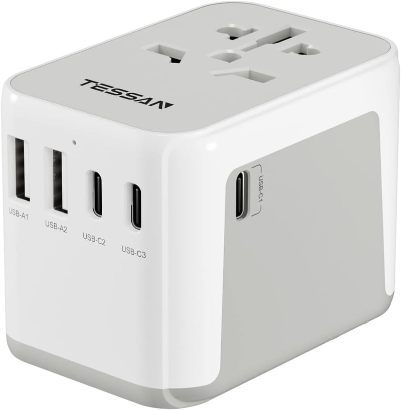 TESSAN Univerzális Utazó Adapter 5 USB Porttal, 2 USB A és 3 USB C, Nemzetközi Csatlakozó Adapter USA Anglia Japán Ausztrália