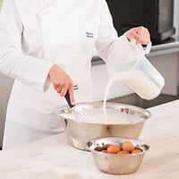 Thermohauser Odmerka so zatvorenou rukoväťou, 5000 ml, PP plast, modrá stupnica v litroch a mililitroch, priehľadná 2