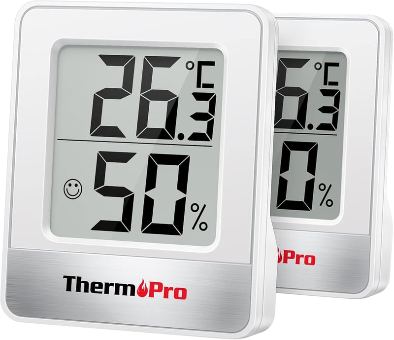 ThermoPro TP49-2 Digitális Hőmérő és Páratartalom Mérő Szett, 2 db Fehér, Otthoni és Irodai Klíma Figyelő, Mosolygó Ikon Jelzéssel, Mágneses