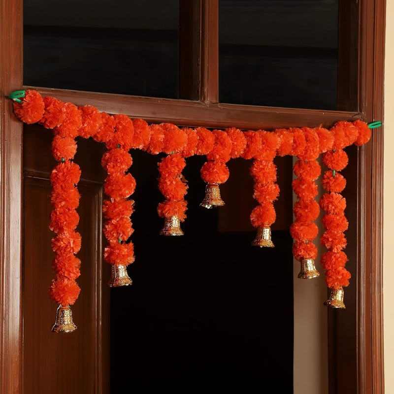 TIED RIBBONS Ajtódísz Művirág Füzér - Dekoratív Körömvirág Girland Bandanwar Toran (105 x 36 cm) Otthoni Fali Ajtó Dekoráció