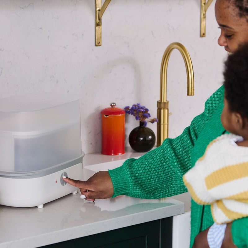 Tommee Tippee Advanced Super-Steam elektromos sterilizáló 6 üveghez, kémiai mentes
