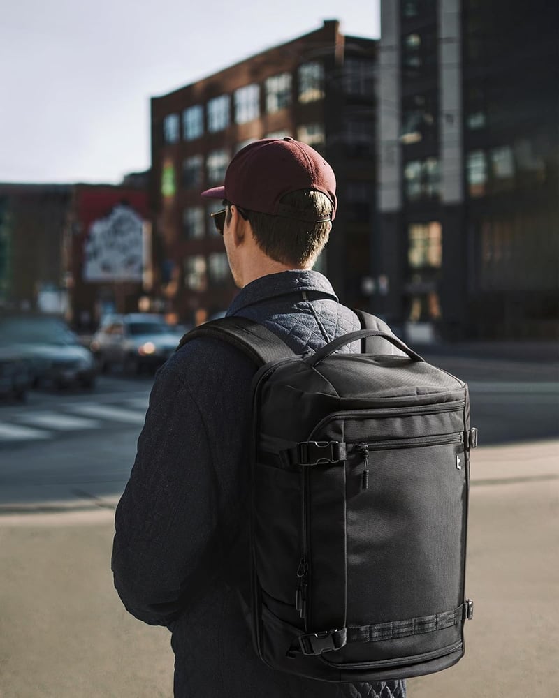 tomtoc 38L utazási hátizsák TSA zárral, 15,6-17,3" laptop, fedélzeti poggyász