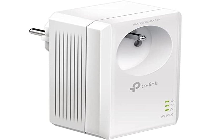 TP-Link TL-PA7017P Powerline adapter 1000 Mbps, 1 gigabit port, beépített aljzattal