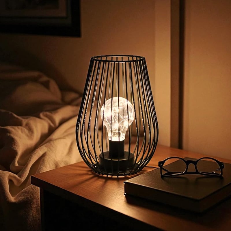 TRIROCKS Fém Asztali Lámpa - 8'' Magas Ketrec Design, Akkumulátoros, Meleg Fehér LED, Beltéri/Kültéri