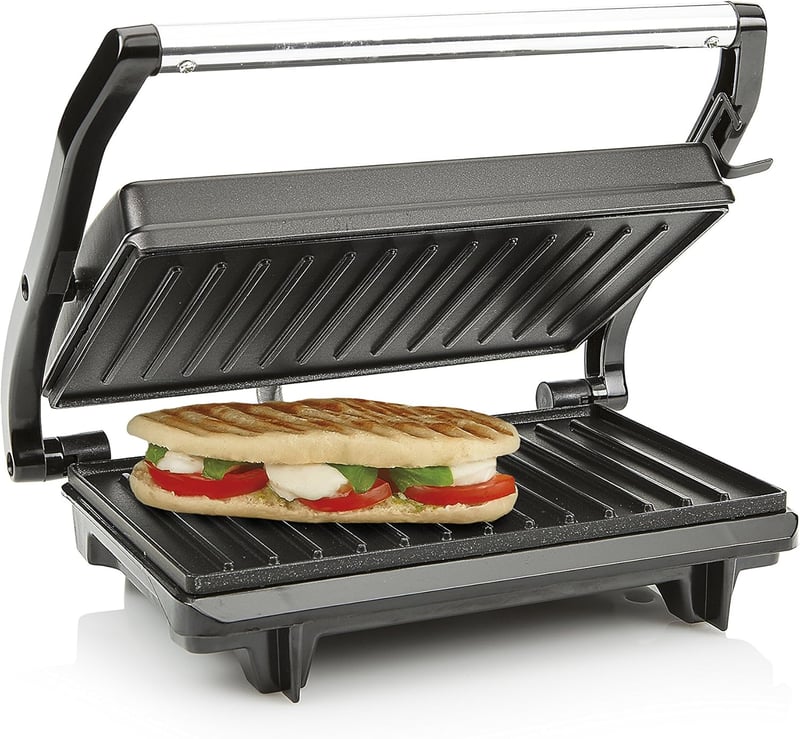 Tristar GR-2650 Kontakt Grill Mozgatható Fedéllel és Tapadásmentes Bevonattal