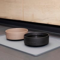 Castron ceramic pentru câini TRIXIE cu bază antiderapantă – 500 ml, diametru 16 cm, Negru 3