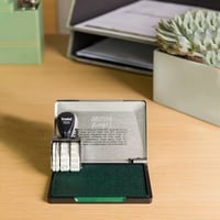 Dátumová pečiatka Trodat 1020 Classic s nemeckou skratkou mesiaca, rozmer odtlačku 5 x 32 mm, jednotná 3