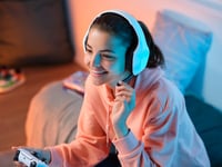 Herná náhlavná súprava Trust GXT 415PS Zirox pre PlayStation 5, biela – 50 mm meniče, 1,2 m kábel, sklápací mikrofón, 3,5 mm jack, cez uši (over-ear) PS5 8