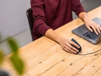 Trust Verto Ergonomikus Vertikális Egér RSI Megelőzés Jobbkezes 1000/1600 DPI LED - Black/sheer joy, USB 7