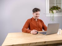 Trust Verto bezdrôtová vertikálna ergonomická myš – červená 8
