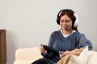 Káblový herný headset Turtle Beach Airlite Fit čierno-biely pre Nintendo Switch, Switch Lite a Switch OLED, mikrofón s funkciou stlmenia odklopením (flip-to-mute), cez uši (over-ear) 7