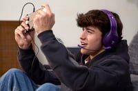 Káblová herná náhlavná súprava Turtle Beach Airlite Fit pre Nintendo Switch – Ghost Violet, výklopný mikrofón, pohodlné náušníky 9