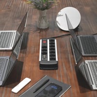 UCOMEN 10-es elosztó USB-C PD 20 W túlfeszültség-védelemmel TÜV/GS 16 A - 1,5 m kábel 6