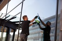 Lamela de cauciuc pentru ștergător de geamuri Unger ErgoTec Hard 35 cm - Lamelă dură pentru temperaturi ridicate, racletă pentru curățarea geamurilor ES35H 2