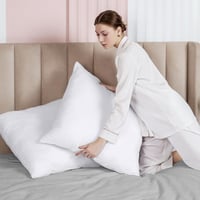 Utopia Bedding Jastuk 80x80 cm Bijeli set od 2 komada, navlaka od mikrovlakana s mekim poliesterskim punjenjem, ukrasni jastuk za kauč 7