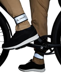Bandă reflectorizantă pentru pantaloni VAUDE cu prindere tip velcro, neagră, 2 bucăți 2