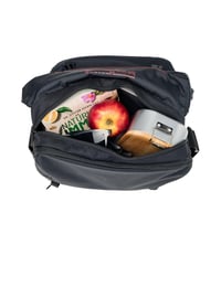 Taška cez rameno VAUDE Rom S III Messenger Bag čierna - Vodoodolná taška z recyklovaného PET materiálu s priehradkou na notebook pre mužov a ženy 8