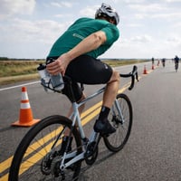 VeloChampion dupla kerékpáros kulacstartó nyeregre szerelhető, 50-80 mm nyeregsínhez 2