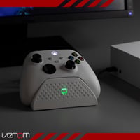 Venom töltőállomás újratölthető akkumulátorcsomaggal Xbox Series X/S és Xbox One kontrollerhez - fehér 6