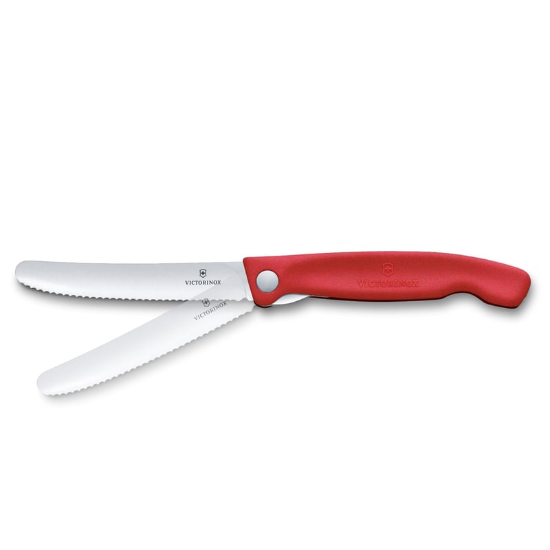 Skladací piknikový nôž Victorinox Swiss Classic so zúbkovanou čepeľou, 11 cm, červený – na krájanie ovocia, zeleniny, klobásy a žemlí, nehrdzavejúca oceľ