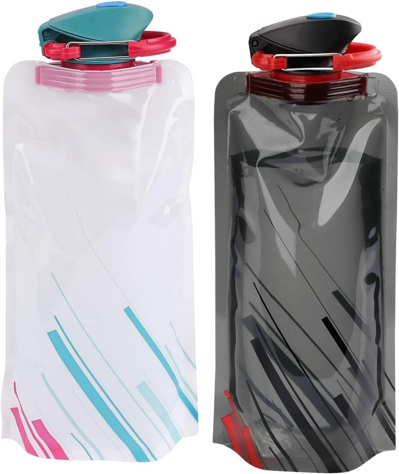 VIEVRE 2db Összehajtható Kulacs 700ml - Fekete+Fehér Újrahasználható Ivópalack Karabinerrel - Fesztiválokra, Túrázáshoz, Utazáshoz, BPA-ment