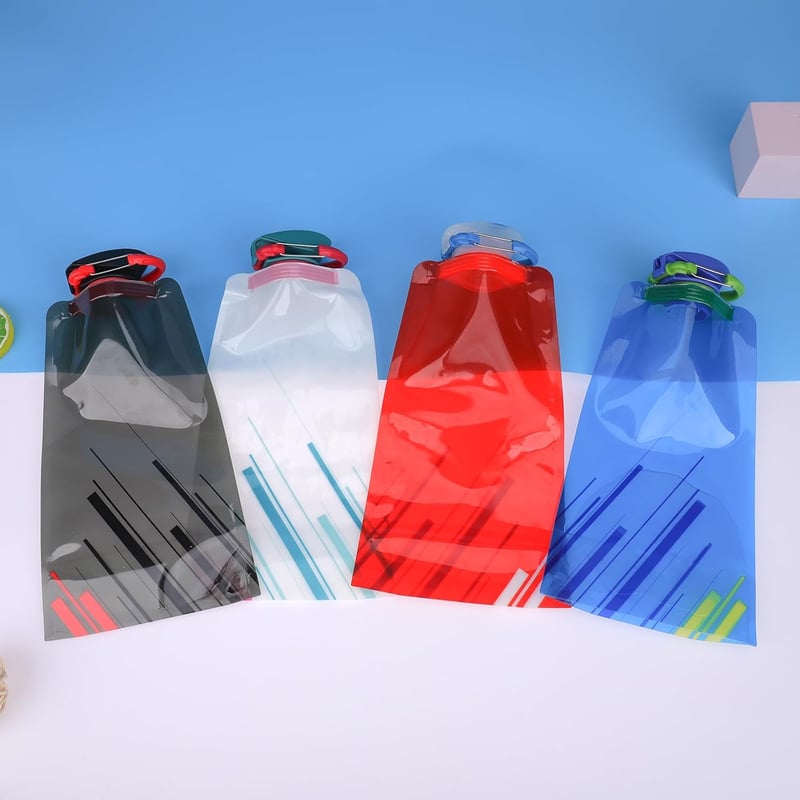 VIEVRE 4 db Összehajtható Kulacs 700ml - BPA-mentes Újrahasználható Ivópalack Túrázáshoz, Utazáshoz, Sportoláshoz - Fekete, Fehér, Kék, Piro