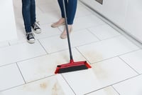 Súprava na zametanie Vileda DuActiva 2 v 1 s mikropenou a lopatkou, s 3-dielnou násadou, červená 8