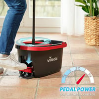 Sada na upratovanie Vileda Turbo s pedálovým žmýkacím mechanizmom, teleskopická rukoväť 65 – 131 cm, mop z mikrovlákna, dôkladné čistenie 3