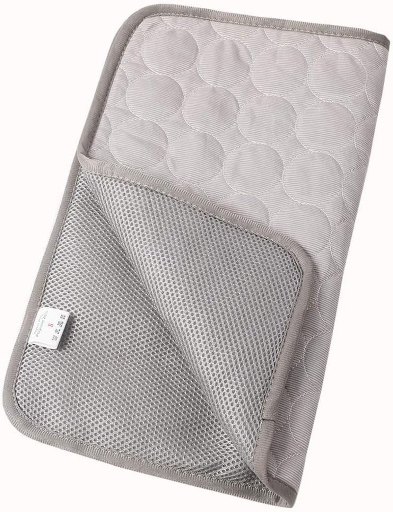 VILLCASE Önhűtő hűtő fekvőmatrac kutyáknak és macskáknak, vízálló, karcálló, 20x16 inch, szürke-fehér