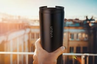 Termoska VINSUN so slamkou 720 ml – Nerezový izolovaný cestovný hrnček, nepriepustný, dvojstenný, čierny, na teplé a studené nápoje, s dvoma viečkami 8